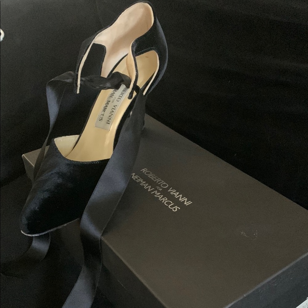 Elegant Black Velvet Women's Heels